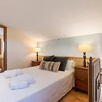 Acogedora Con Piscina Privada Villa *