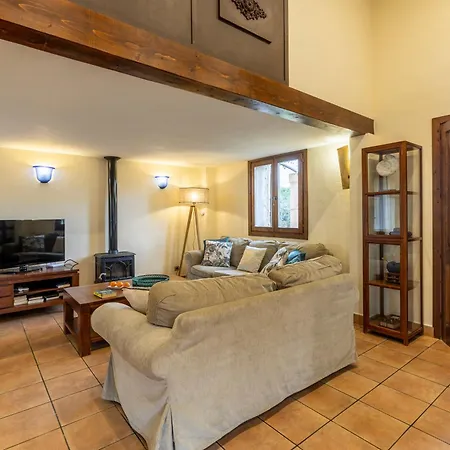 Acogedora Con Piscina Privada *