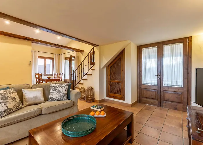 Acogedora Con Piscina Privada Вилла *