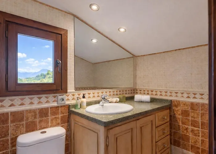 Acogedora Con Piscina Privada